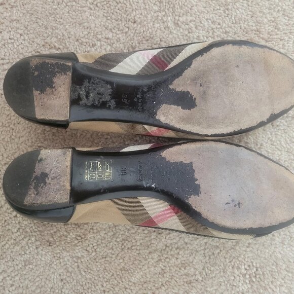 Authentic Burberry Women’s Flats – Size 9 (Fits smaller) - Picture 4 of 5